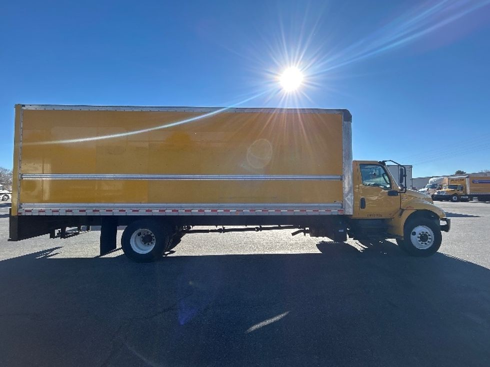 Medium Duty Box Truck-Light and Medium Duty Trucks-International-2021-MV607-Little Rock-AR-220,176\n\t\tmiles-$ 39,250 - Image 4