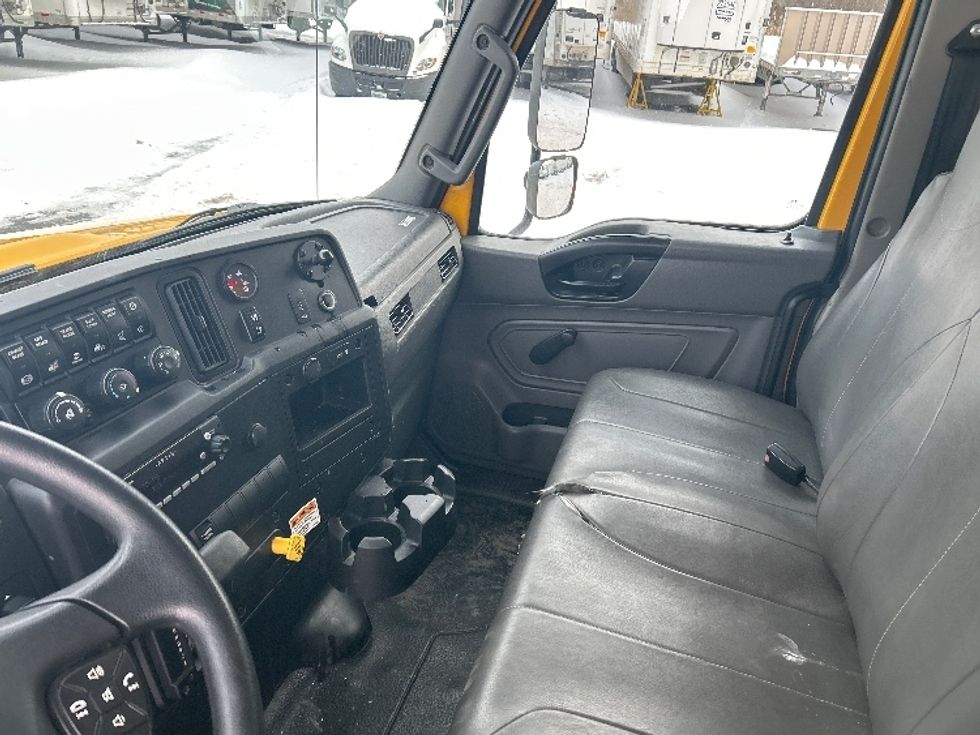 Medium Duty Box Truck-Light and Medium Duty Trucks-International-2021-MV607-Liverpool-NY-226,909\n\t\tmiles-$ 34,250 - Image 19