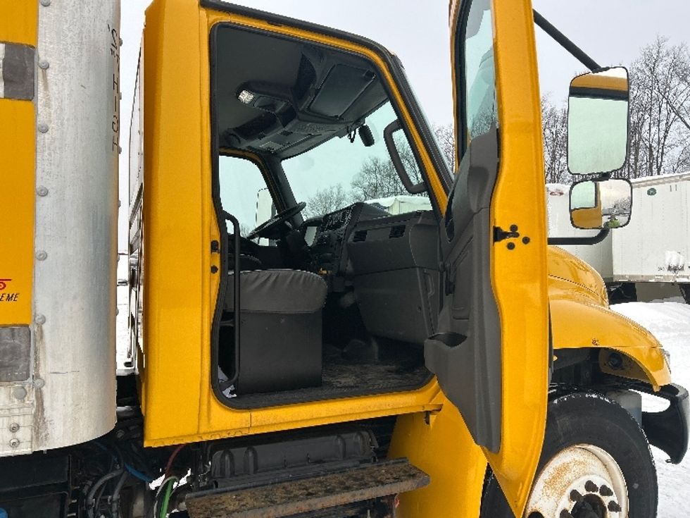 Medium Duty Box Truck-Light and Medium Duty Trucks-International-2021-MV607-Liverpool-NY-226,909\n\t\tmiles-$ 34,250 - Image 20