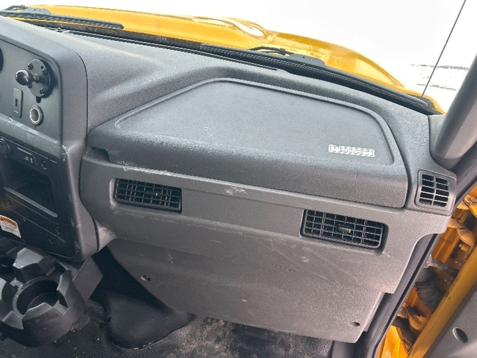 Medium Duty Box Truck-Light and Medium Duty Trucks-International-2021-MV607-Liverpool-NY-226,909\n\t\tmiles-$ 34,250 - Image 21