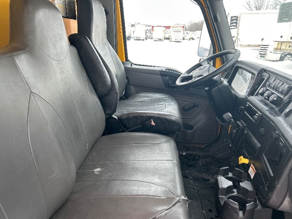Medium Duty Box Truck-Light and Medium Duty Trucks-International-2021-MV607-Liverpool-NY-226,909\n\t\tmiles-$ 34,250 - Image 22