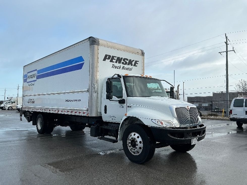 Medium Duty Box Truck-Light and Medium Duty Trucks-International-2021-MV607-London-ON-360,970\n\t\tkm-$ 60,750 - Image 1