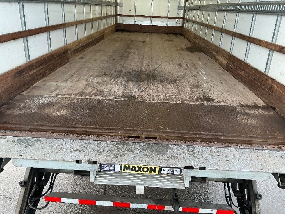 Medium Duty Box Truck-Light and Medium Duty Trucks-International-2021-MV607-London-ON-360,970\n\t\tkm-$ 60,750 - Image 10