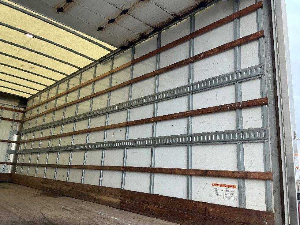 Medium Duty Box Truck-Light and Medium Duty Trucks-International-2021-MV607-London-ON-360,970\n\t\tkm-$ 60,750 - Image 12