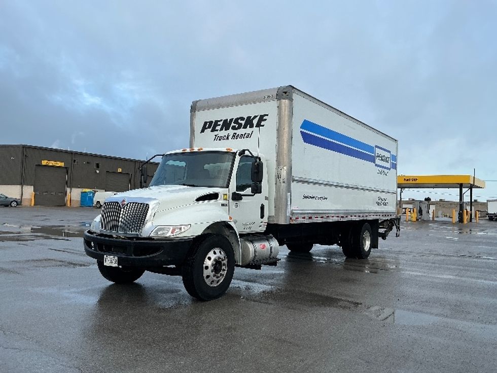 Medium Duty Box Truck-Light and Medium Duty Trucks-International-2021-MV607-London-ON-360,970\n\t\tkm-$ 60,750 - Image 3