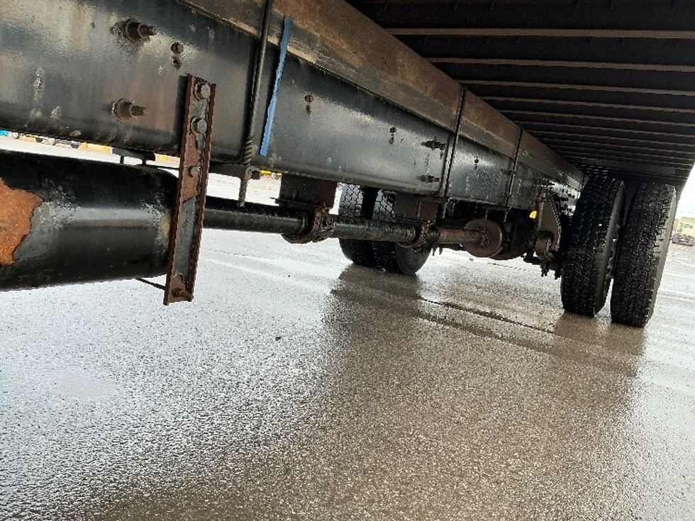 Medium Duty Box Truck-Light and Medium Duty Trucks-International-2021-MV607-London-ON-360,970\n\t\tkm-$ 60,750 - Image 5