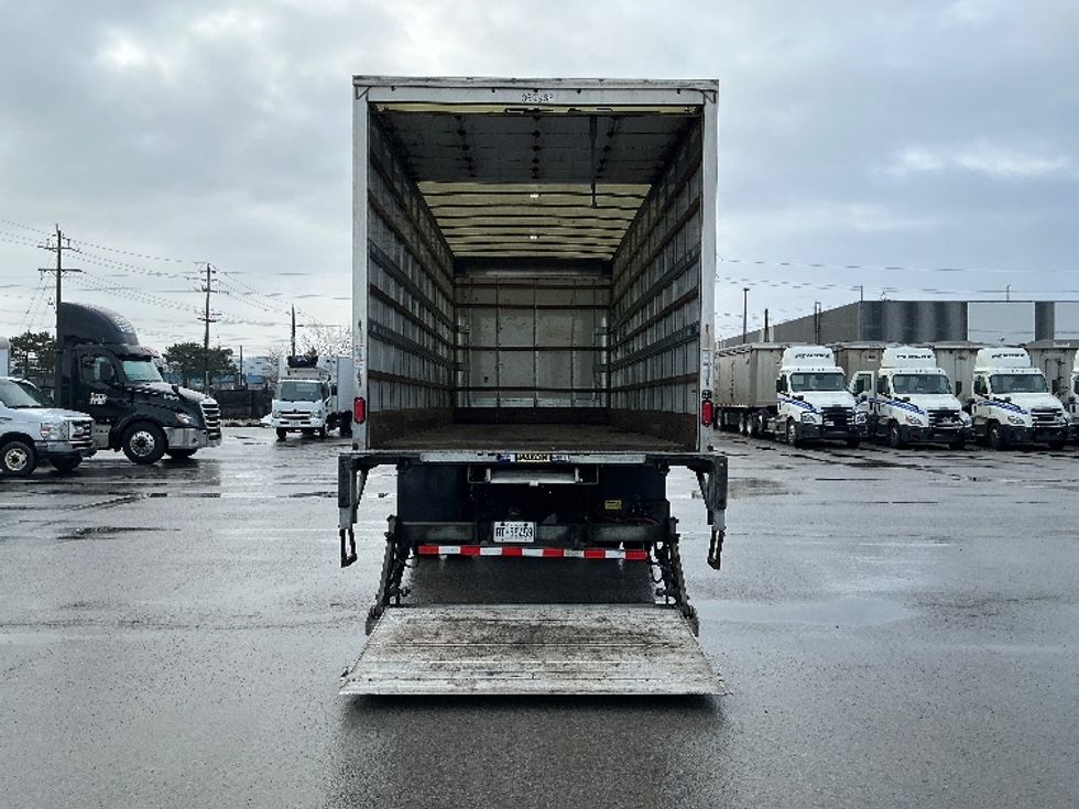 Medium Duty Box Truck-Light and Medium Duty Trucks-International-2021-MV607-London-ON-360,970\n\t\tkm-$ 60,750 - Image 9