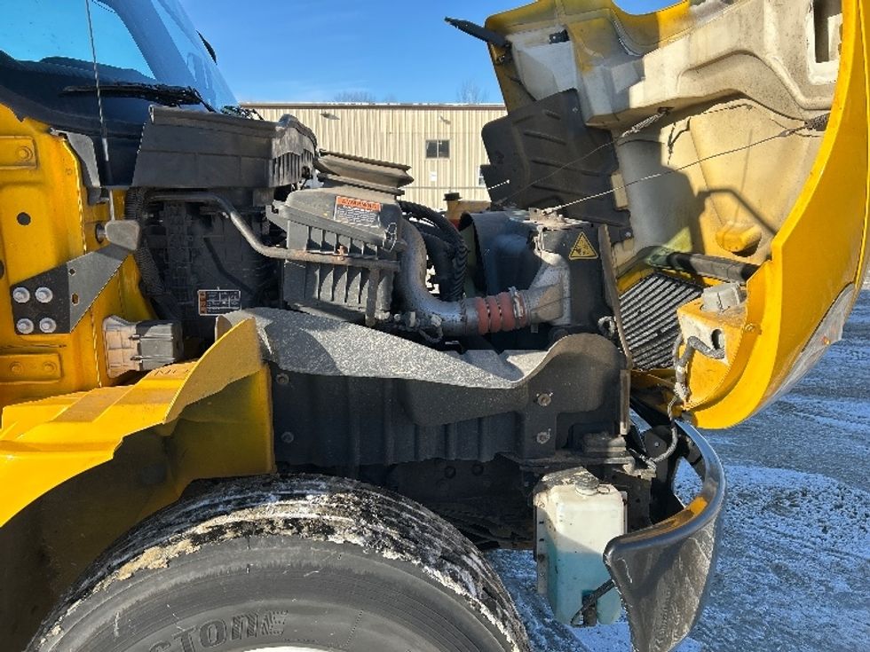 Medium Duty Box Truck-Light and Medium Duty Trucks-International-2021-MV607-Londonderry-NH-145,805\n\t\tmiles-$ 38,750 - Image 22