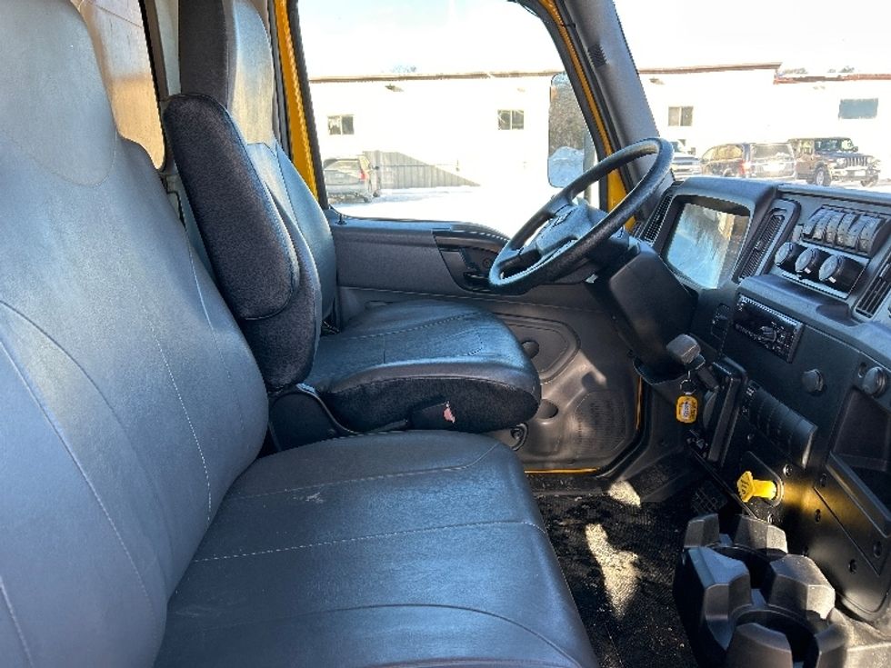 Medium Duty Box Truck-Light and Medium Duty Trucks-International-2021-MV607-Londonderry-NH-145,805\n\t\tmiles-$ 38,750 - Image 23