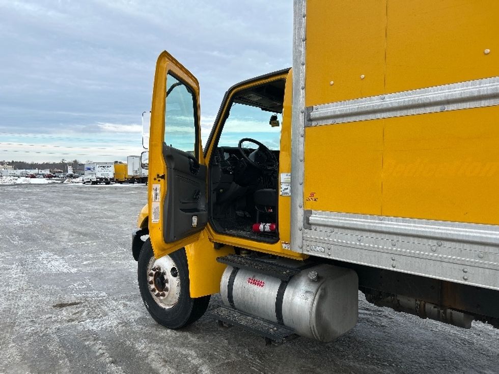 Medium Duty Box Truck-Light and Medium Duty Trucks-International-2021-MV607-Londonderry-NH-172,100\n\t\tmiles-$ 40,250 - Image 15