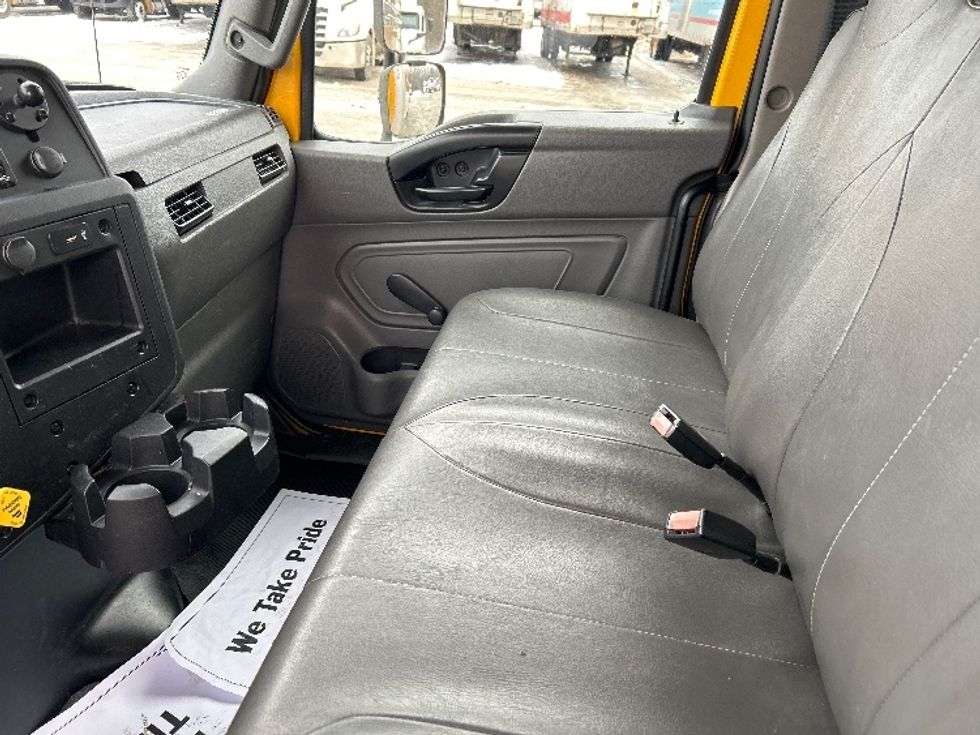 Medium Duty Box Truck-Light and Medium Duty Trucks-International-2021-MV607-Londonderry-NH-172,100\n\t\tmiles-$ 40,250 - Image 18