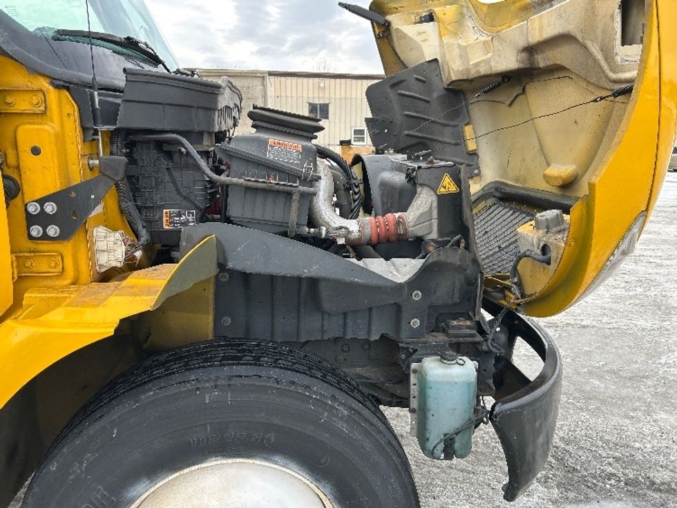 Medium Duty Box Truck-Light and Medium Duty Trucks-International-2021-MV607-Londonderry-NH-172,100\n\t\tmiles-$ 40,250 - Image 22