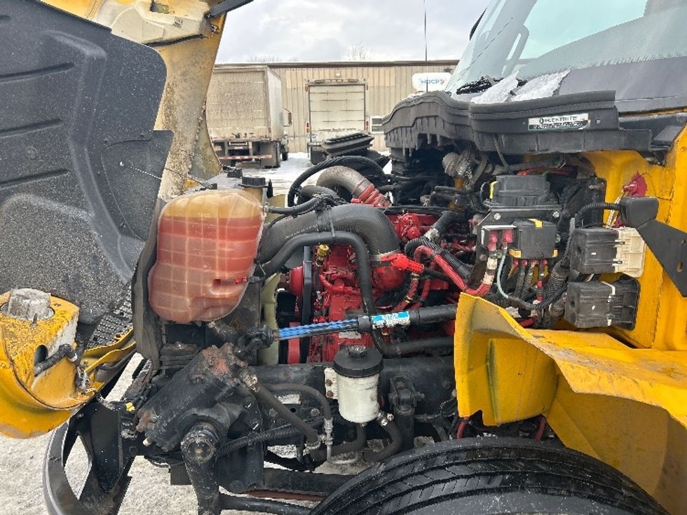 Medium Duty Box Truck-Light and Medium Duty Trucks-International-2021-MV607-Londonderry-NH-172,412\n\t\tmiles-$ 34,750 - Image 23