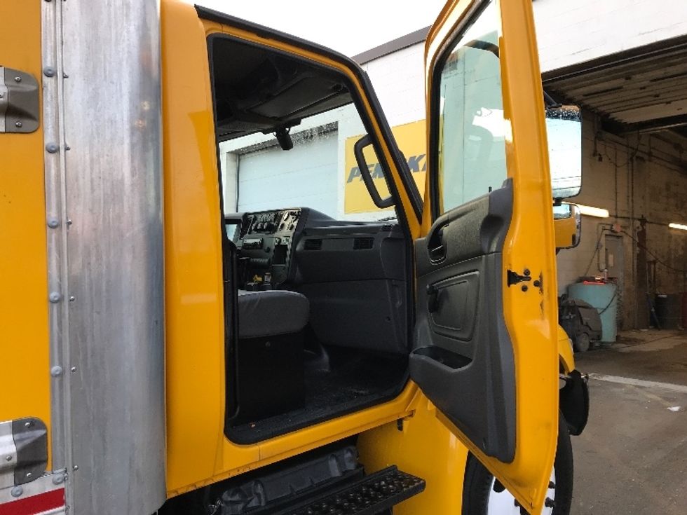 Medium Duty Box Truck-Light and Medium Duty Trucks-International-2021-MV607-Londonderry-NH-175,696\n\t\tmiles-$ 40,750 - Image 16