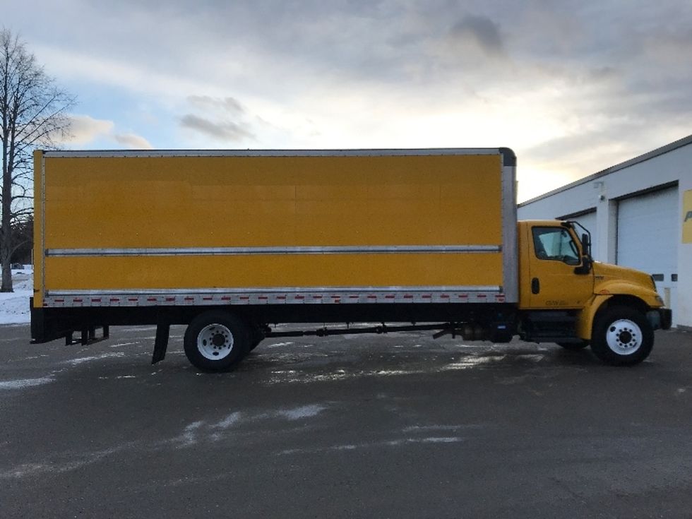 Medium Duty Box Truck-Light and Medium Duty Trucks-International-2021-MV607-Londonderry-NH-175,696\n\t\tmiles-$ 40,750 - Image 15