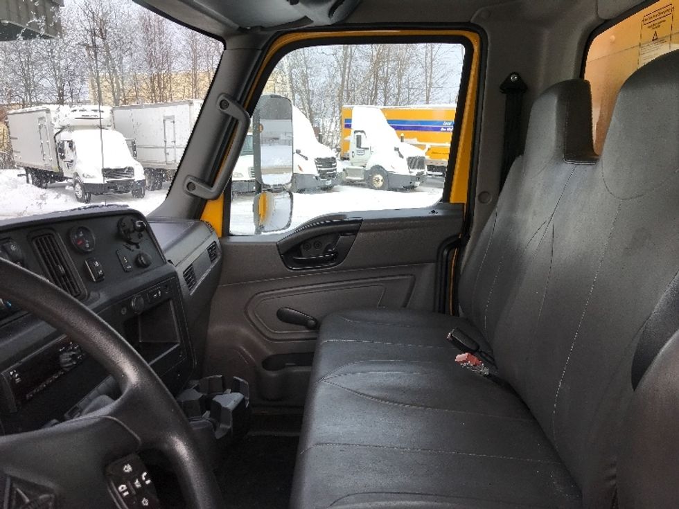 Medium Duty Box Truck-Light and Medium Duty Trucks-International-2021-MV607-Londonderry-NH-175,696\n\t\tmiles-$ 40,750 - Image 19