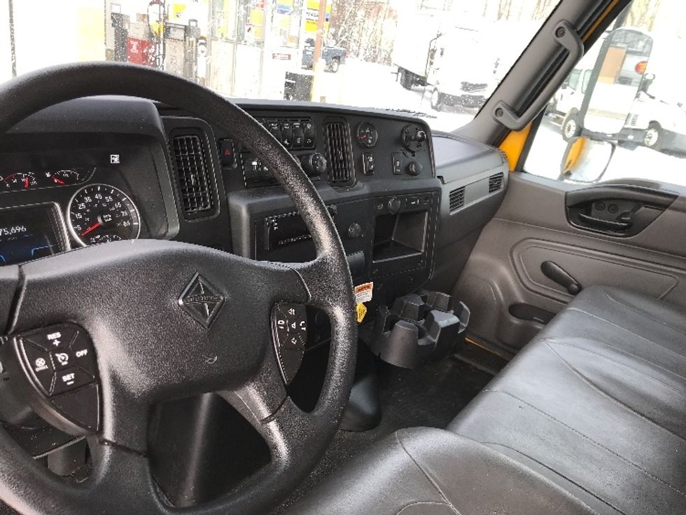 Medium Duty Box Truck-Light and Medium Duty Trucks-International-2021-MV607-Londonderry-NH-175,696\n\t\tmiles-$ 40,750 - Image 17