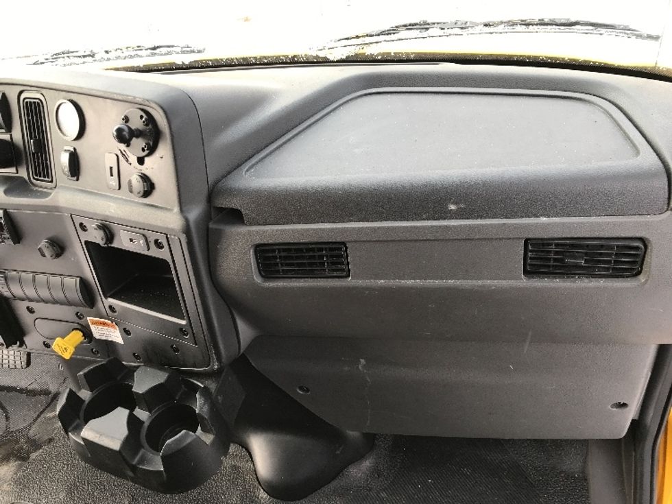 Medium Duty Box Truck-Light and Medium Duty Trucks-International-2021-MV607-Londonderry-NH-175,696\n\t\tmiles-$ 40,750 - Image 21