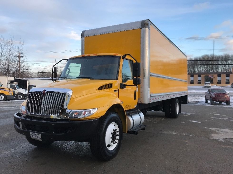 Medium Duty Box Truck-Light and Medium Duty Trucks-International-2021-MV607-Londonderry-NH-175,696\n\t\tmiles-$ 40,750 - Image 3