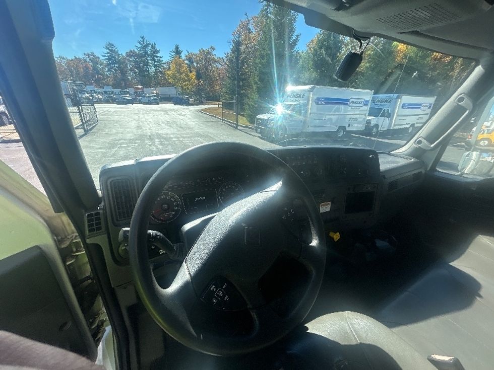 Medium Duty Box Truck-Light and Medium Duty Trucks-International-2021-MV607-Londonderry-NH-209,736\n\t\tmiles-$ 43,000 - Image 17