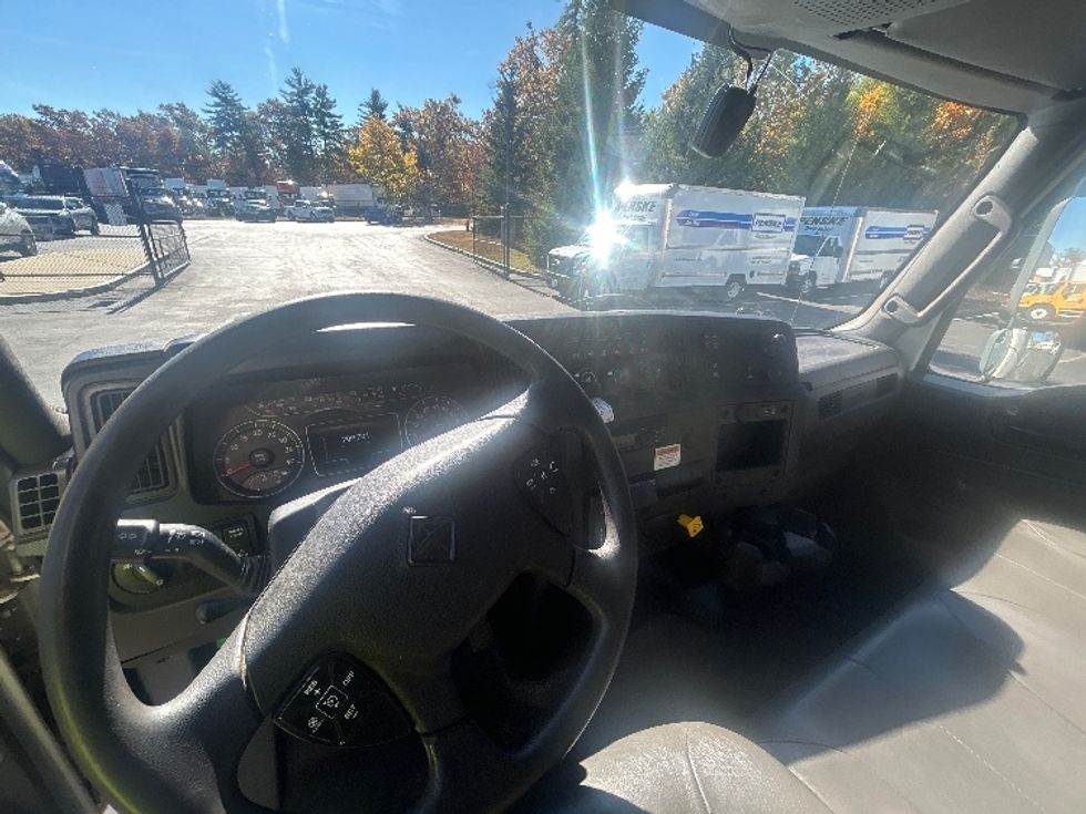 Medium Duty Box Truck-Light and Medium Duty Trucks-International-2021-MV607-Londonderry-NH-209,736\n\t\tmiles-$ 43,000 - Image 18