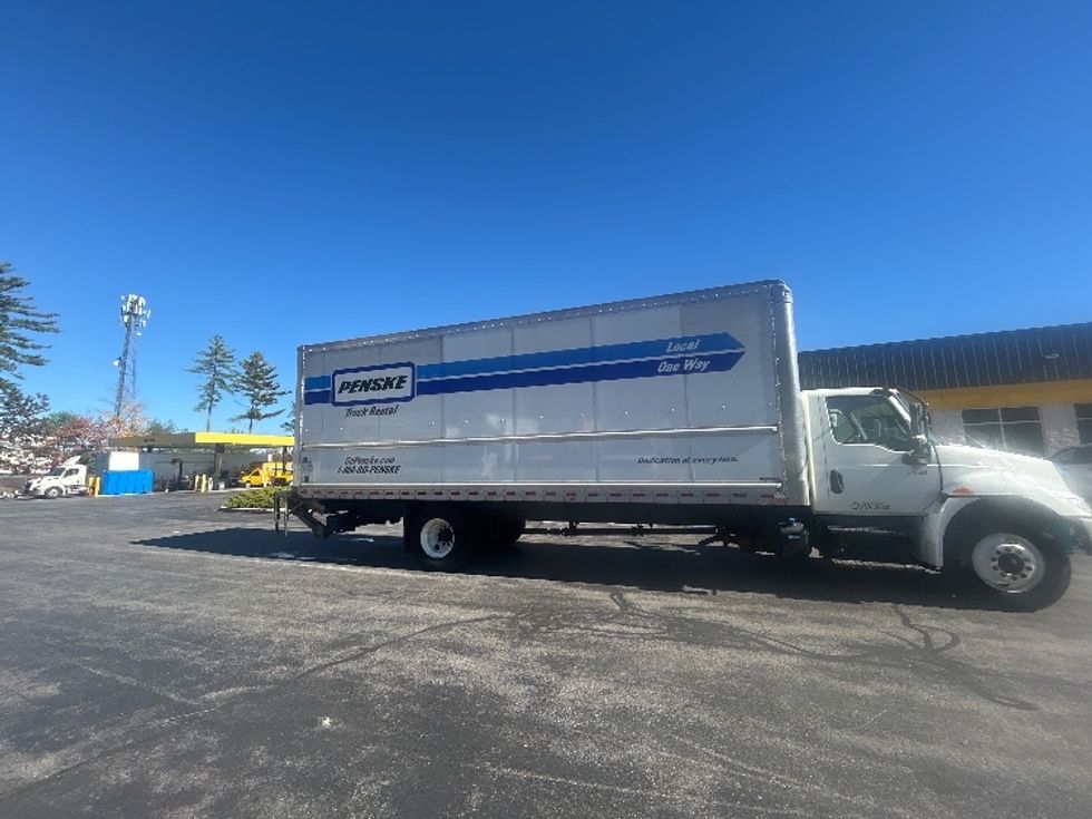 Medium Duty Box Truck-Light and Medium Duty Trucks-International-2021-MV607-Londonderry-NH-209,736\n\t\tmiles-$ 43,000 - Image 15