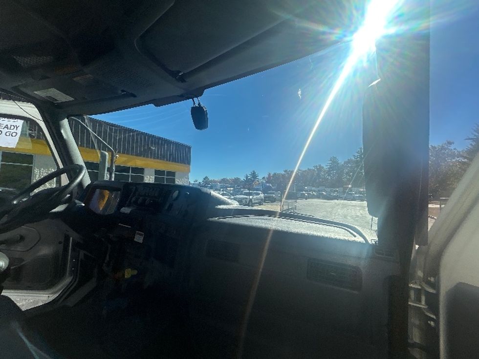 Medium Duty Box Truck-Light and Medium Duty Trucks-International-2021-MV607-Londonderry-NH-209,736\n\t\tmiles-$ 43,000 - Image 21