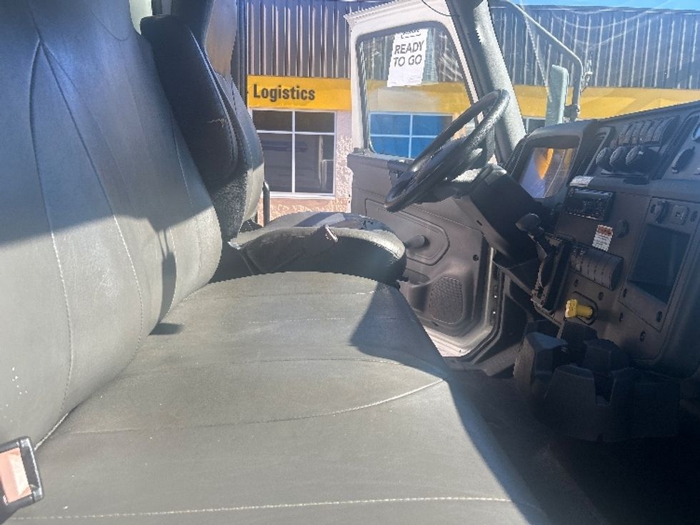 Medium Duty Box Truck-Light and Medium Duty Trucks-International-2021-MV607-Londonderry-NH-209,736\n\t\tmiles-$ 43,000 - Image 22