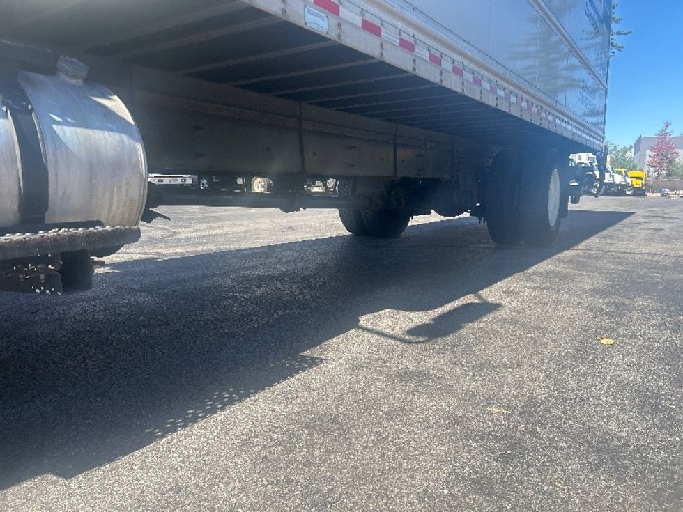 Medium Duty Box Truck-Light and Medium Duty Trucks-International-2021-MV607-Londonderry-NH-209,736\n\t\tmiles-$ 43,000 - Image 5