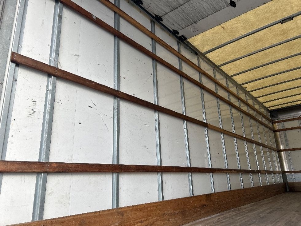 Medium Duty Box Truck-Light and Medium Duty Trucks-International-2021-MV607-Londonderry-NH-210,895\n\t\tmiles-$ 36,250 - Image 11