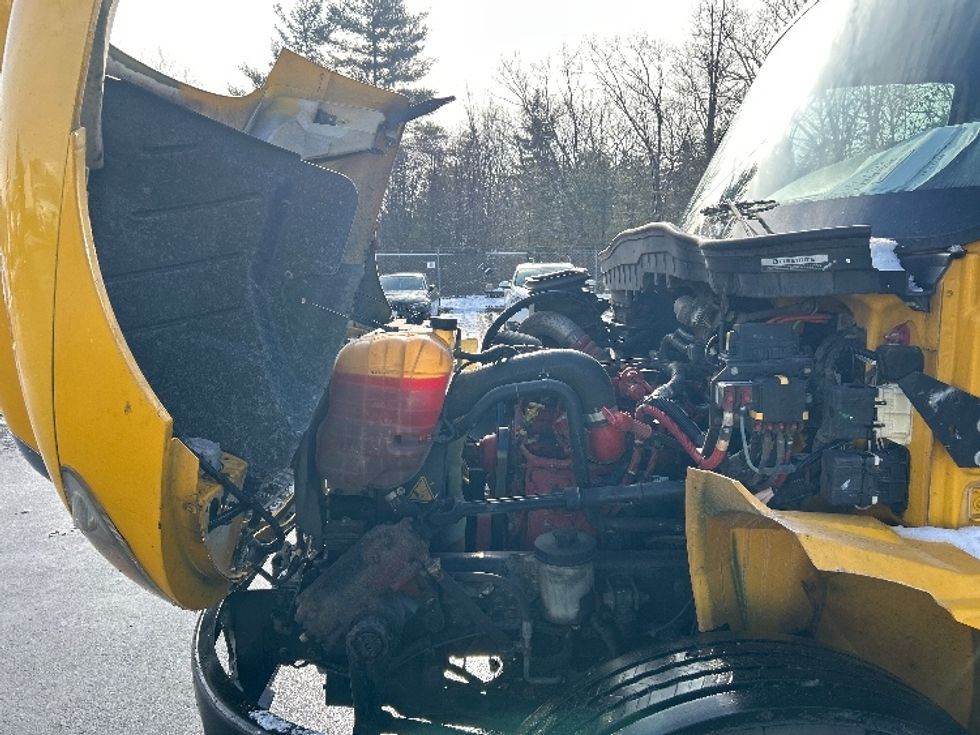 Medium Duty Box Truck-Light and Medium Duty Trucks-International-2021-MV607-Londonderry-NH-210,895\n\t\tmiles-$ 36,250 - Image 24