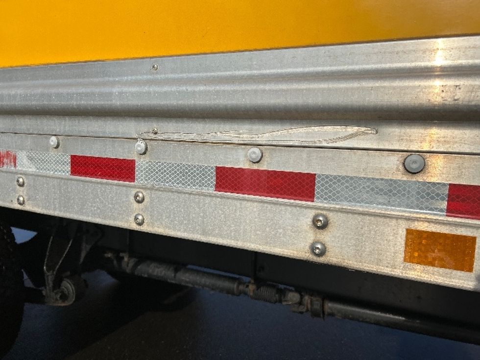 Medium Duty Box Truck-Light and Medium Duty Trucks-International-2021-MV607-Londonderry-NH-210,895\n\t\tmiles-$ 36,250 - Image 26