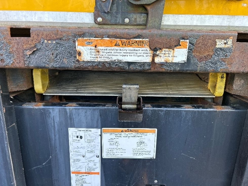 Medium Duty Box Truck-Light and Medium Duty Trucks-International-2021-MV607-Londonderry-NH-210,895\n\t\tmiles-$ 36,250 - Image 27