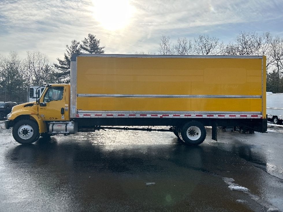 Medium Duty Box Truck-Light and Medium Duty Trucks-International-2021-MV607-Londonderry-NH-210,895\n\t\tmiles-$ 36,250 - Image 4
