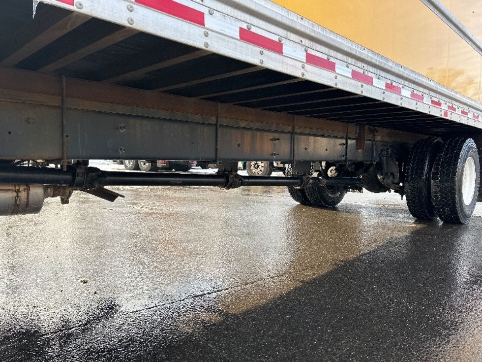 Medium Duty Box Truck-Light and Medium Duty Trucks-International-2021-MV607-Londonderry-NH-210,895\n\t\tmiles-$ 36,250 - Image 5