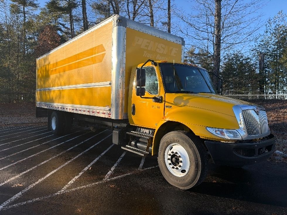 Medium Duty Box Truck-Light and Medium Duty Trucks-International-2021-MV607-Londonderry-NH-223,378\n\t\tmiles-$ 32,000 - Image 1