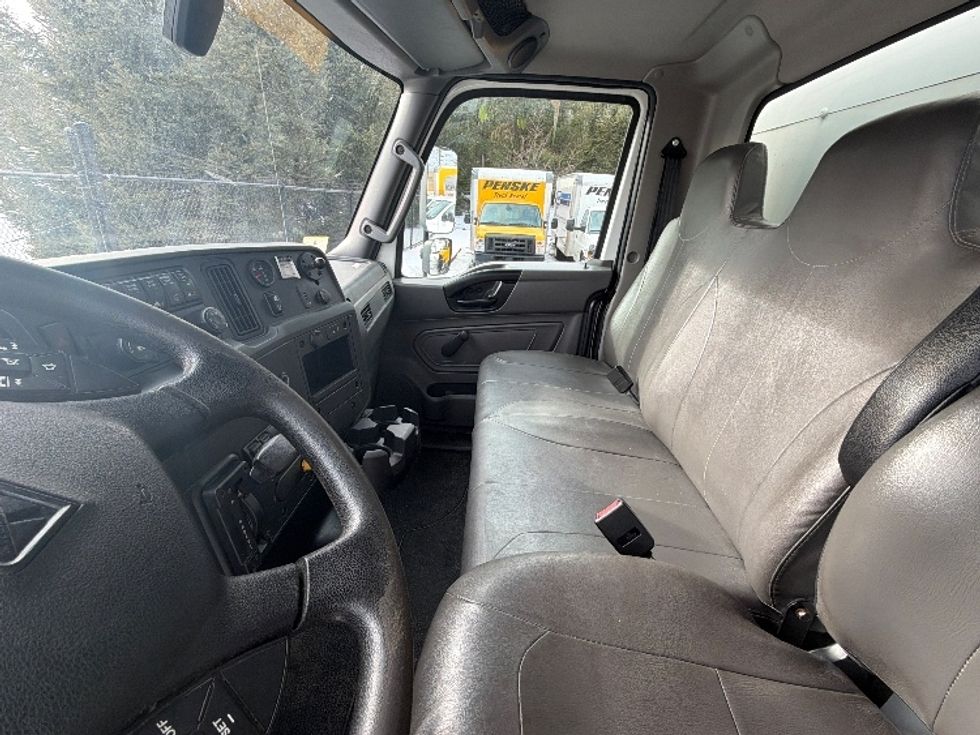 Medium Duty Box Truck-Light and Medium Duty Trucks-International-2021-MV607-Londonderry-NH-85,663\n\t\tmiles-$ 59,750 - Image 19