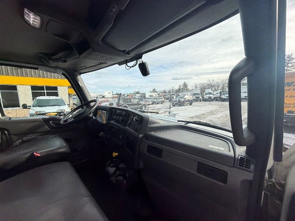 Medium Duty Box Truck-Light and Medium Duty Trucks-International-2021-MV607-Londonderry-NH-85,663\n\t\tmiles-$ 59,750 - Image 21