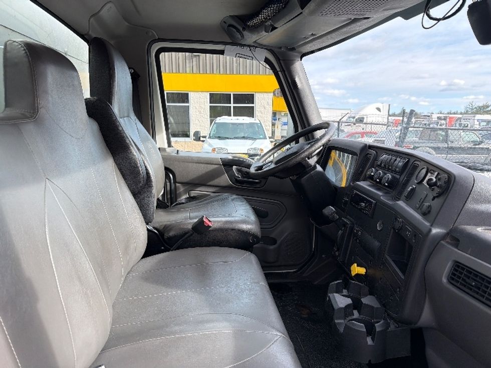 Medium Duty Box Truck-Light and Medium Duty Trucks-International-2021-MV607-Londonderry-NH-85,663\n\t\tmiles-$ 59,750 - Image 22