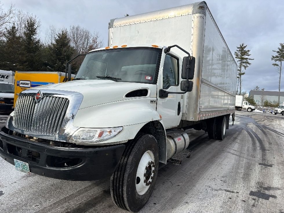Medium Duty Box Truck-Light and Medium Duty Trucks-International-2021-MV607-Londonderry-NH-85,663\n\t\tmiles-$ 59,750 - Image 3