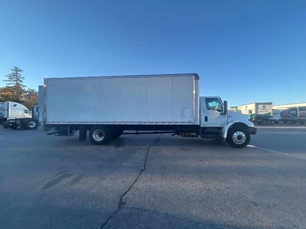 Medium Duty Box Truck-Light and Medium Duty Trucks-International-2021-MV607-Londonderry-NH-91,400\n\t\tmiles-$ 61,000 - Image 15