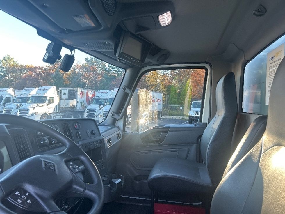 Medium Duty Box Truck-Light and Medium Duty Trucks-International-2021-MV607-Londonderry-NH-91,400\n\t\tmiles-$ 61,000 - Image 19