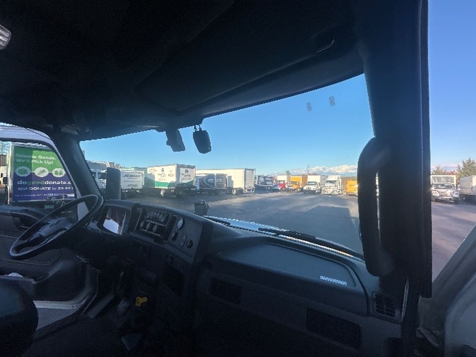 Medium Duty Box Truck-Light and Medium Duty Trucks-International-2021-MV607-Londonderry-NH-91,400\n\t\tmiles-$ 61,000 - Image 21