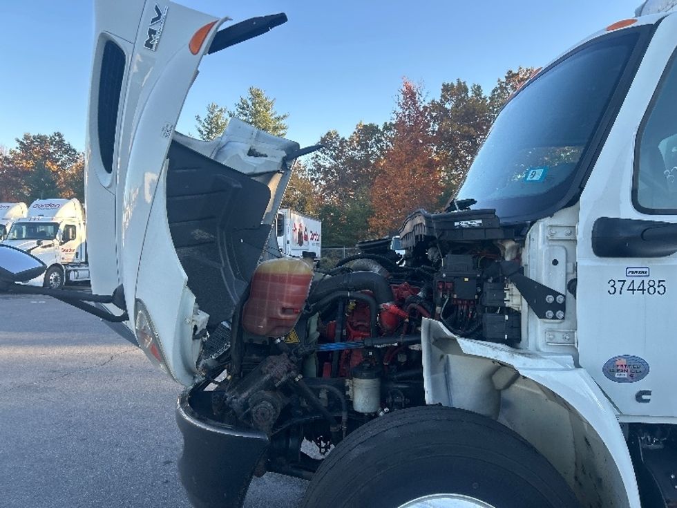 Medium Duty Box Truck-Light and Medium Duty Trucks-International-2021-MV607-Londonderry-NH-91,400\n\t\tmiles-$ 61,000 - Image 24