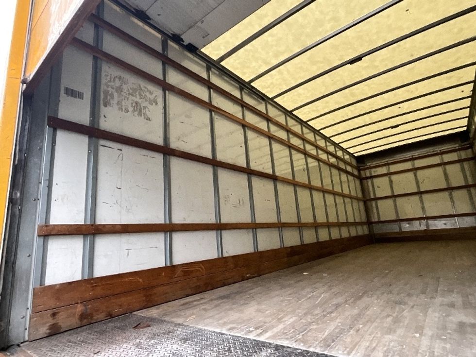 Medium Duty Box Truck-Light and Medium Duty Trucks-International-2021-MV607-Los Angeles-CA-236,634\n\t\tmiles-$ 37,500 - Image 10
