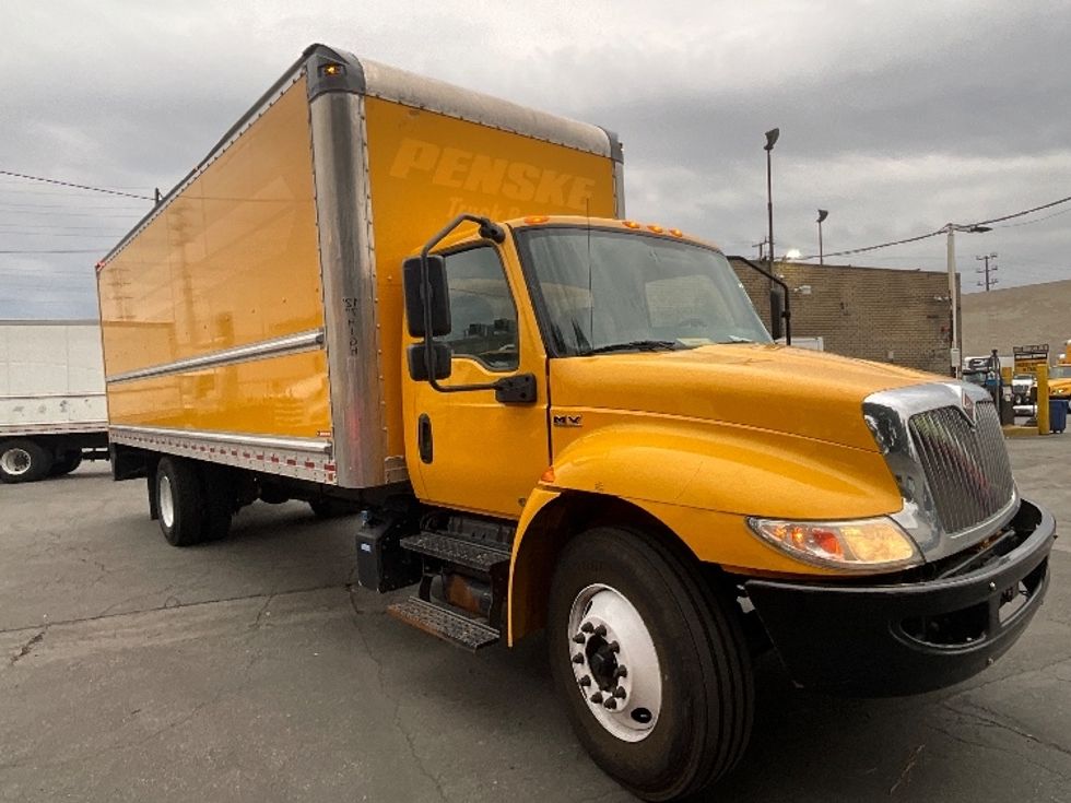 Medium Duty Box Truck-Light and Medium Duty Trucks-International-2021-MV607-Los Angeles-CA-236,634\n\t\tmiles-$ 37,500 - Image 1