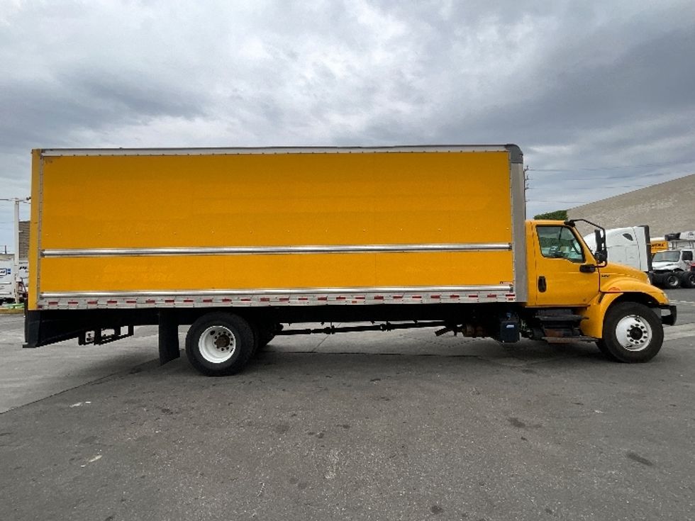 Medium Duty Box Truck-Light and Medium Duty Trucks-International-2021-MV607-Los Angeles-CA-236,634\n\t\tmiles-$ 37,500 - Image 14