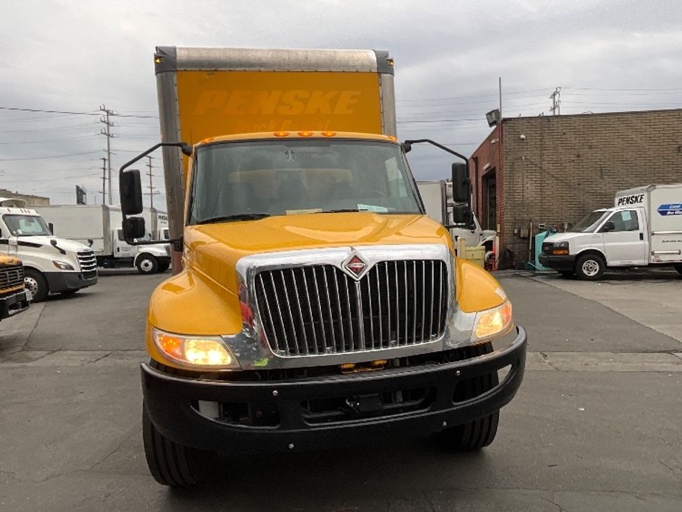 Medium Duty Box Truck-Light and Medium Duty Trucks-International-2021-MV607-Los Angeles-CA-236,634\n\t\tmiles-$ 37,500 - Image 2