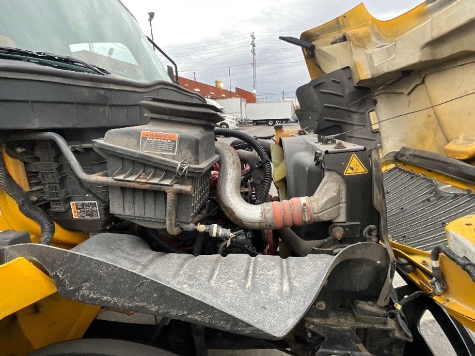 Medium Duty Box Truck-Light and Medium Duty Trucks-International-2021-MV607-Los Angeles-CA-236,634\n\t\tmiles-$ 37,500 - Image 22