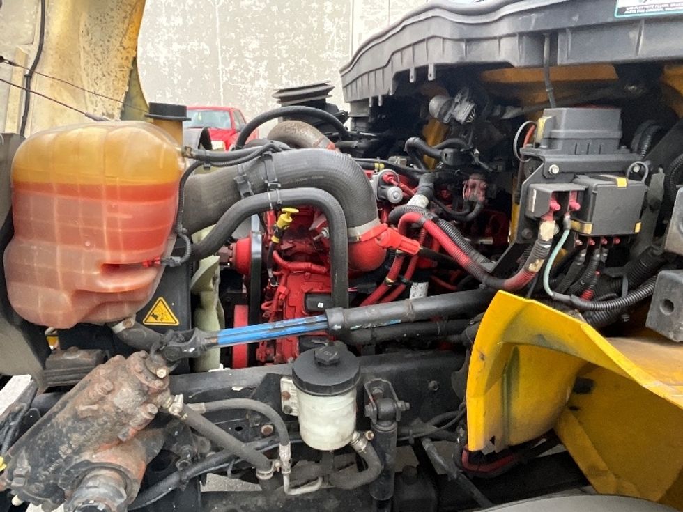 Medium Duty Box Truck-Light and Medium Duty Trucks-International-2021-MV607-Los Angeles-CA-236,634\n\t\tmiles-$ 37,500 - Image 23